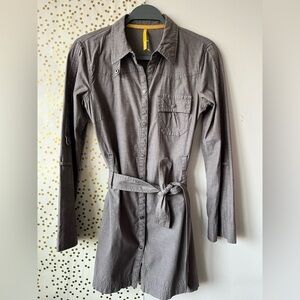 Lolë Gray Long Sleeve Lightweight Tunic Shirt Snap Dress with Belt size 6